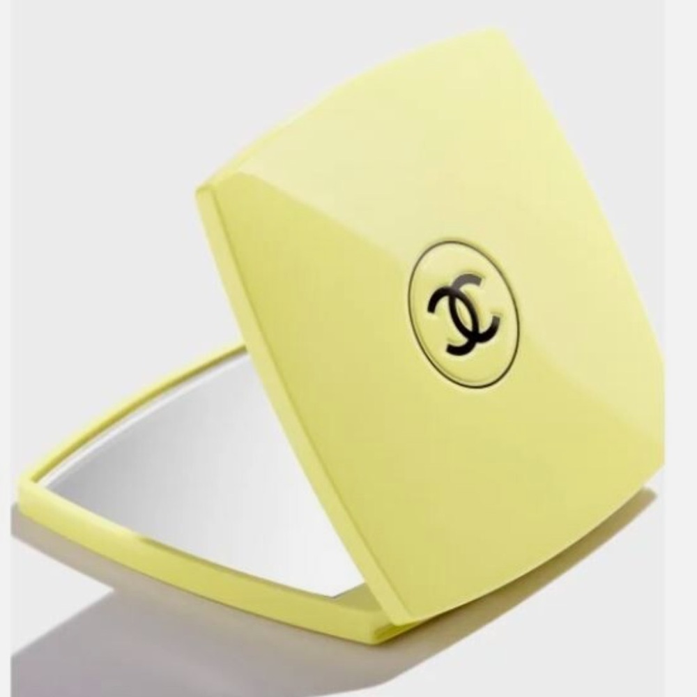New in Box CHANEL Miroir Double Facettes Mirror Duo - Yellow OVNI